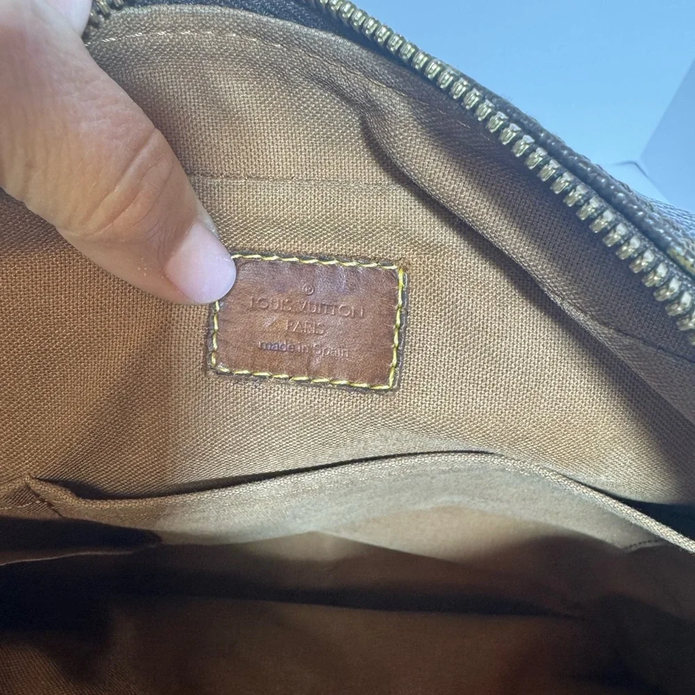 AUTHENTIC Louis Vuitton Dark Brown Monogram Briefcase